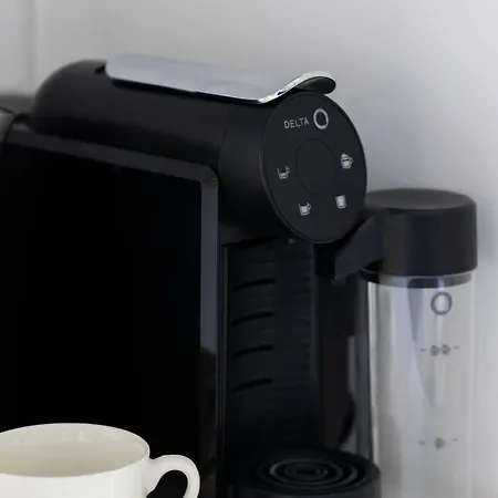 Appartamento Spacious With Parking Next To Metro By Renters *