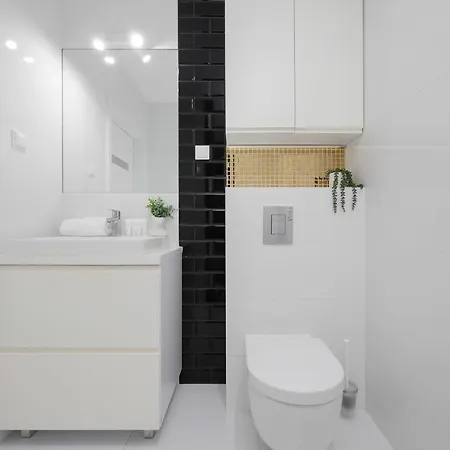 Spacious With Parking Next To Metro By Renters