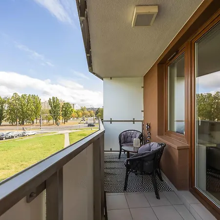 Spacious With Parking Next To Metro By Renters Appartamento Varsavia