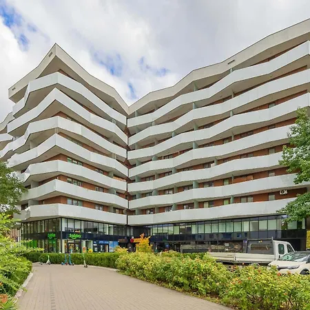 Spacious With Parking Next To Metro By Renters Apartamento *